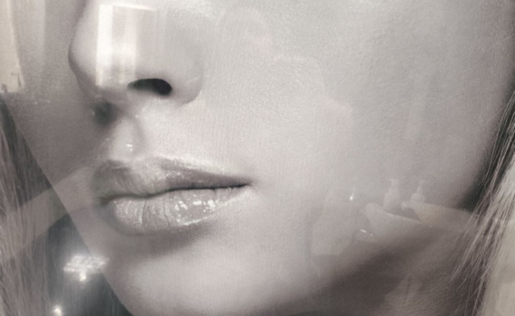 Масло шиповника — эликсир молодости в одной капле: заменяет 5 средств из косметички Масло шиповника — эликсир молодости в одной капле: заменяет 5 средств из косметички