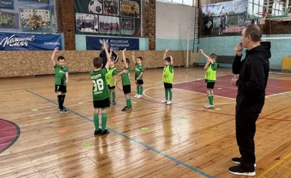 Владимир Мазур рассказал о старте программы «Земский тренер» с выплатами в 1 млн рублей для участников Владимир Мазур рассказал о старте программы «Земский тренер» с выплатами в 1 млн рублей для участников